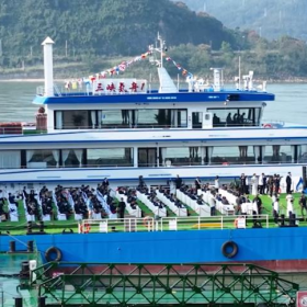 中国首艘氢燃料电池动力船“三峡氢舟1”完成首航