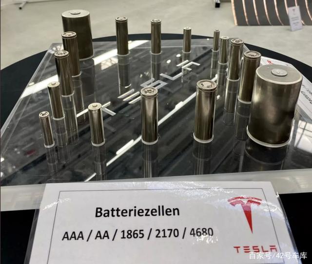 特斯拉德国柏林工厂展示4680电池包和一体式压铸车身